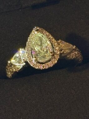 Natural diamonds Vera Wang Pear-Shaped Engagement Ring White Gold